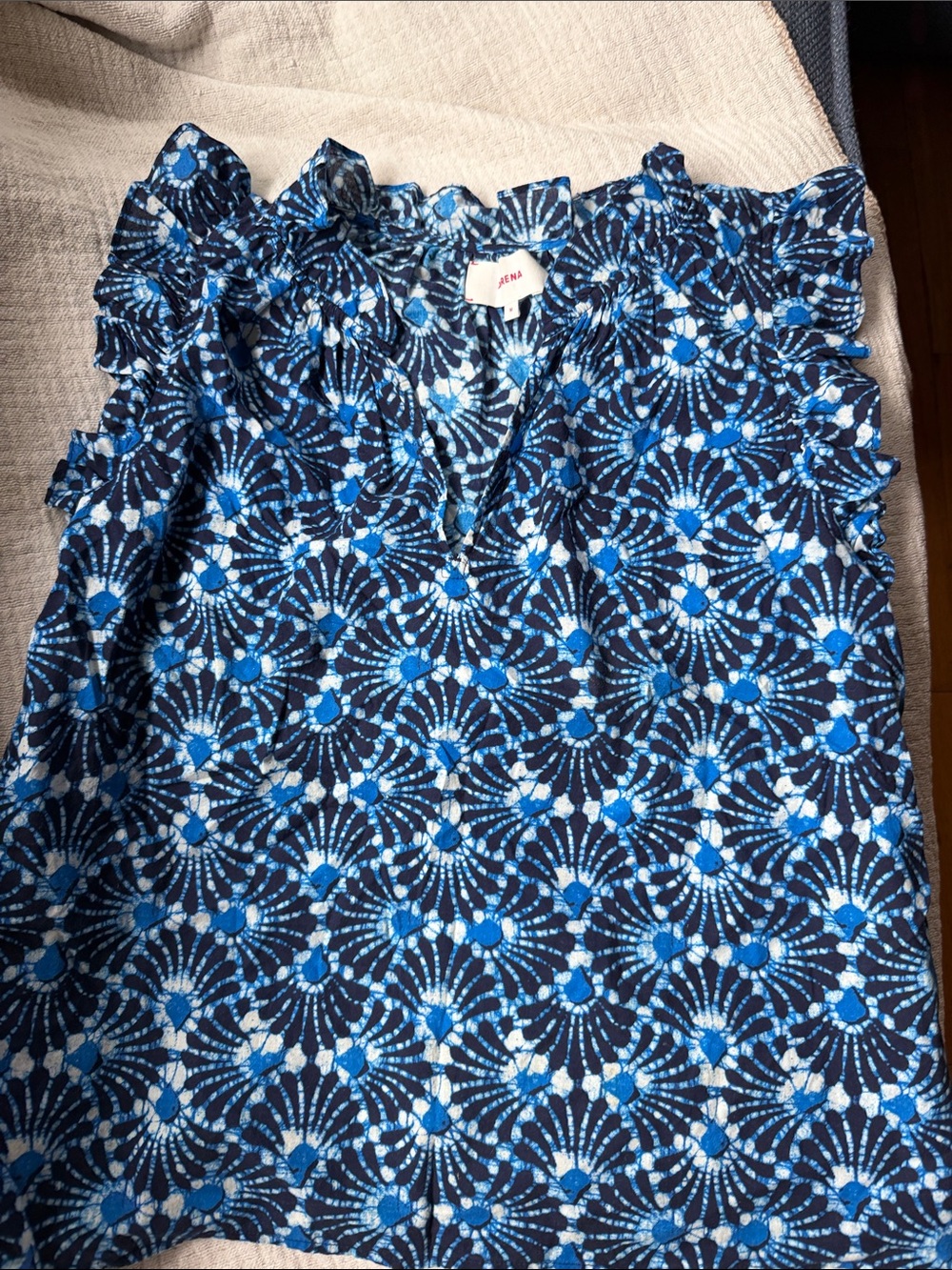 Xirena Crew-friendly Blue Floral Ruffled Sleeve Top Medium